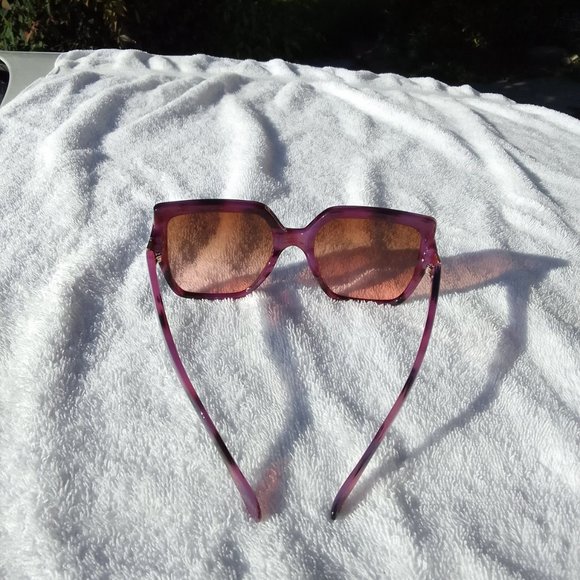 Bundle Jessica Simpson sunglass and 2 gift pairs main image 11